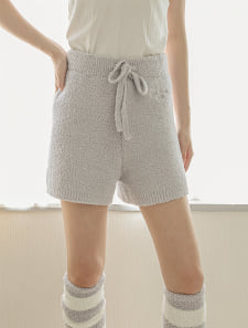 【ルームウェア】ロゴ入りもこもこショートパンツ