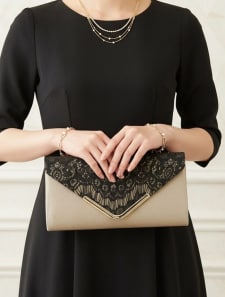 サテンレースＶメタルレースクラッチバッグ