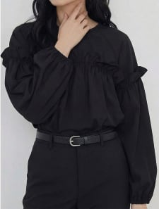 フリルデザインブラウス