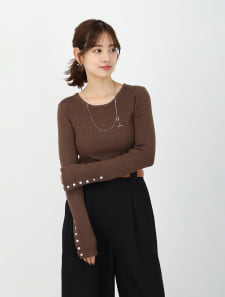 袖ボタンシンプルニット