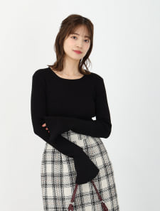 袖ボタン付フレアスリーブニット