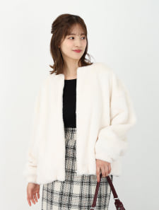 フェイクファーノーカラーブルゾン