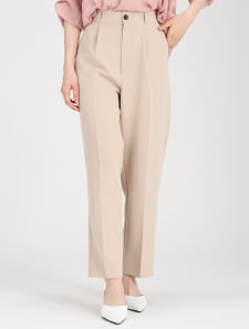 テーパードパンツ