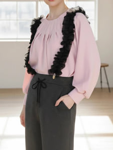 フロントタックプリーツブラウス