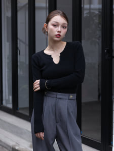 キーネックスプリングニット