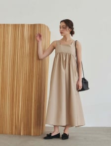 エプロンロングワンピース