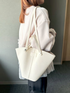 フレアフォルムポーチ付き2WAYハンドバッグ