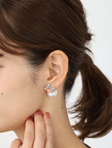 大粒パールキャッチモチーフピアス