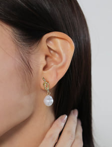 ノットパールポイントピアス