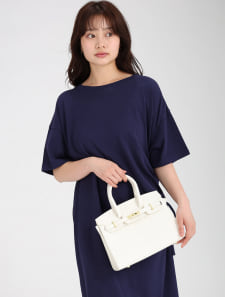 フラップキーベルトショルダー付きハンドバッグ