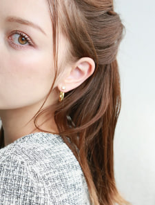 バックフープストーンピアス