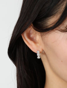 フラワーストーンフープピアス