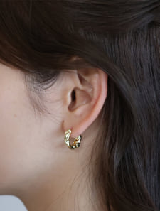 メタルニュアンスフープピアス