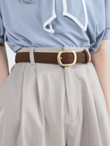 ゴールドカラーオーバルバックルベルト