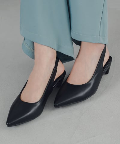 ポインテッドトゥバックストラップパンプス