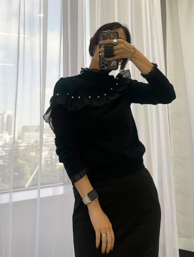 アシンメトリーパールフリルニット