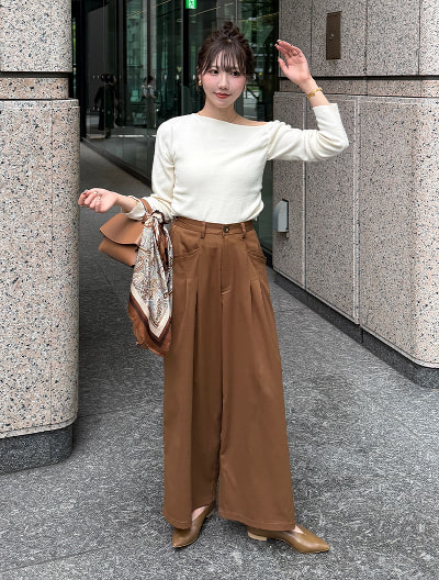 【とらまめセレクト】ポケットデザインディープタックワイドパンツ