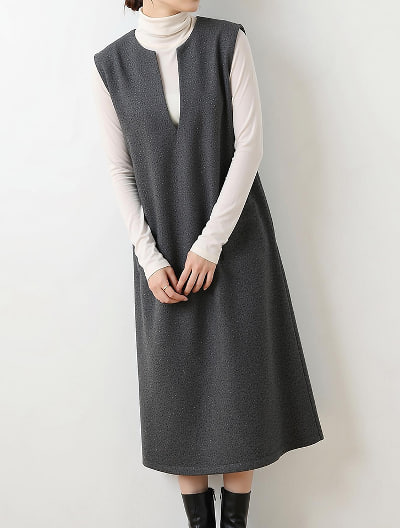 深Vネックジャンパースカート