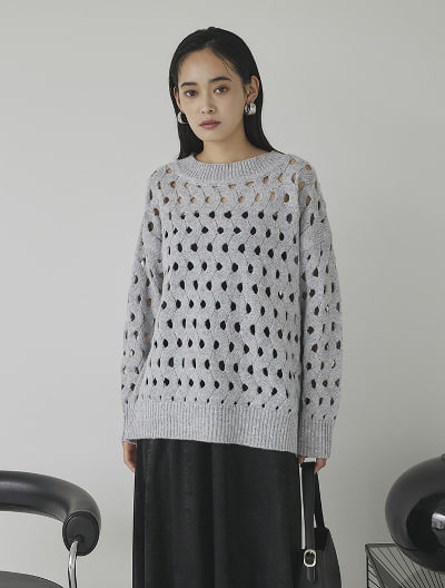 ウェーブ透かし編みニット