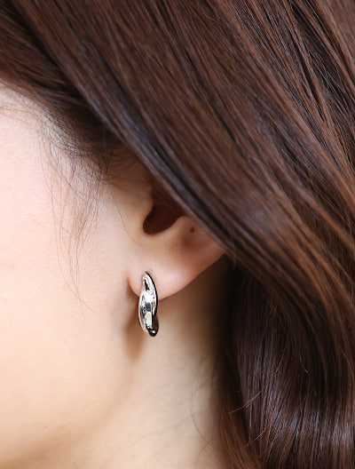 ボールドメタルイヤリング