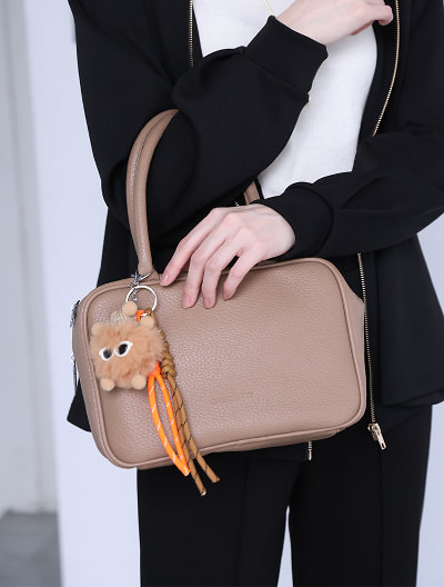 キーチャーム付きボストンバッグ