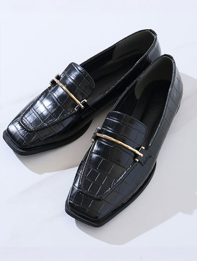 スクエアトゥピースソールビット付きローファー