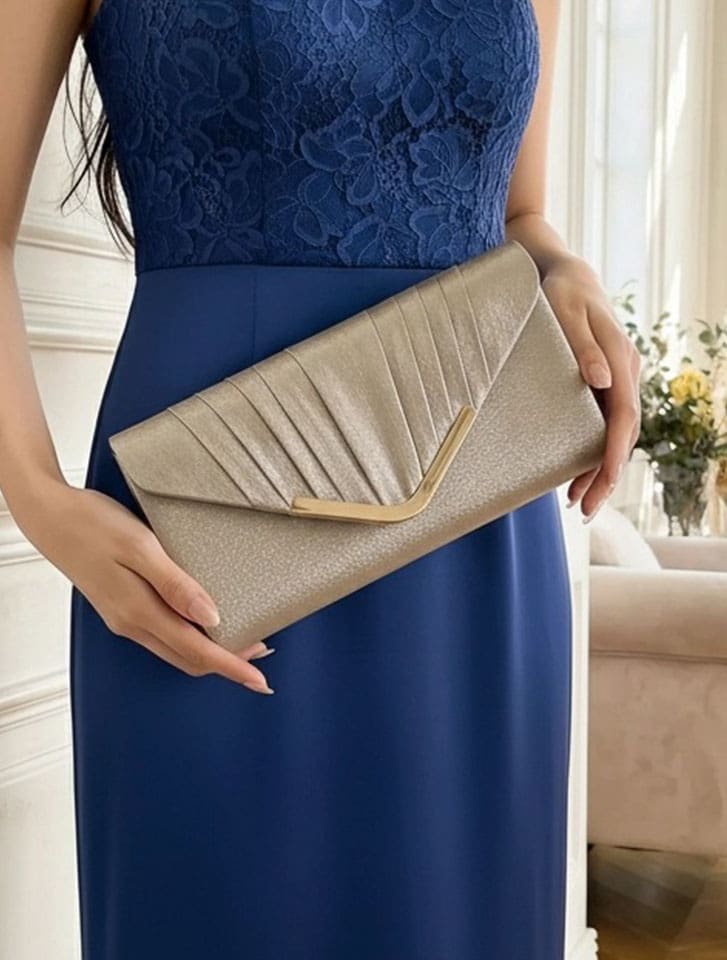 サテンＶメタルクラッチバッグ