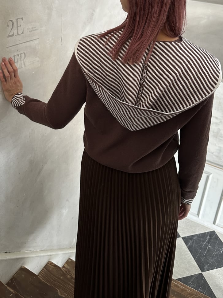 【取外し可】セーラーカラーフード付きクルーネックニット