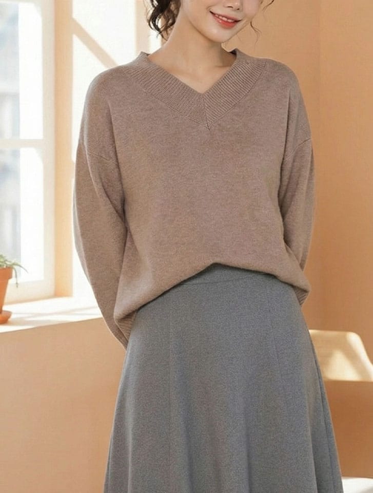 シンプルVネックニット