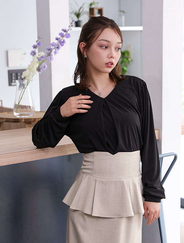 Vネックフロントタックブラウス見えカットソー