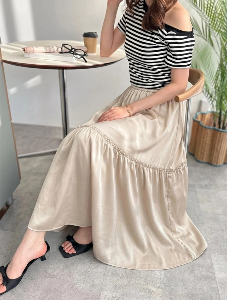 箔プリントフレアスカート