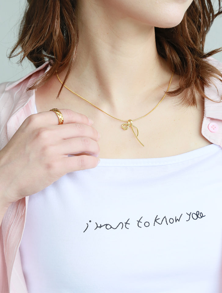 華奢リボンデザインネックレス