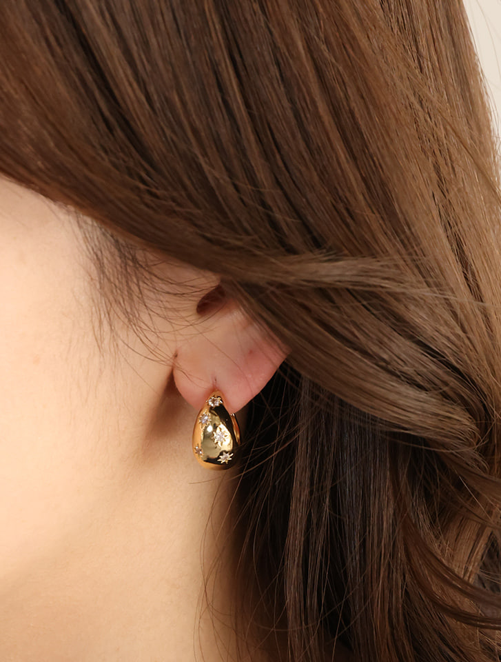 メタルスターモチーフフープイヤリング