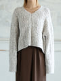 ぽんぽんラメヤーンVネックニット