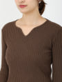 Vネックフィットリブニット