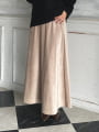 セミフレアスエードスカート