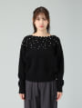 胸元パール付きニット