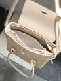 ゴールド金具付きフラップデザイン2WAYハンドバッグ